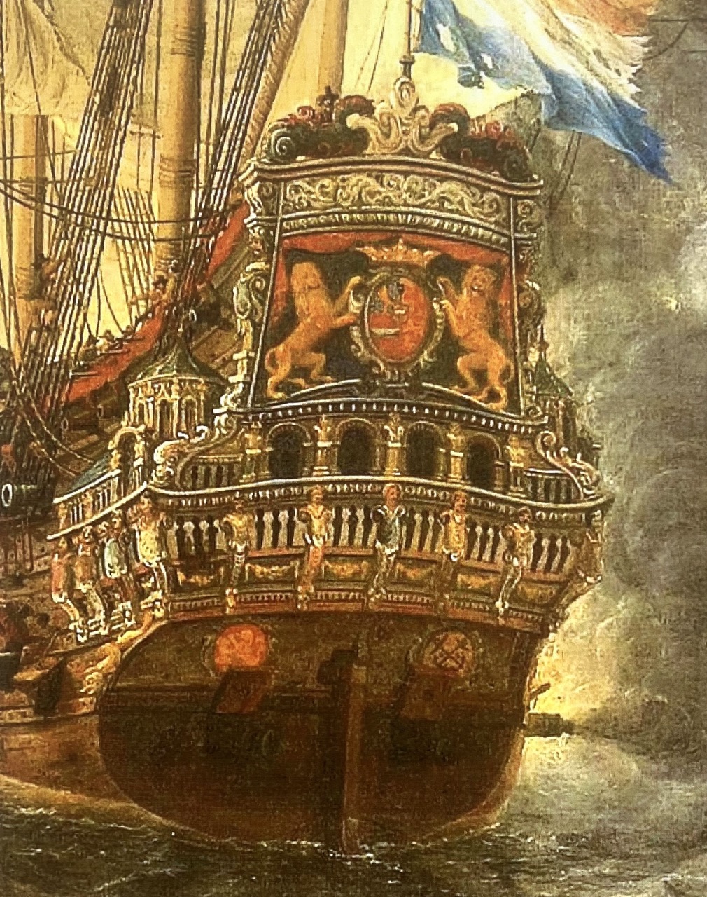 Het wapenschild van stadhouder Frederik Hendrik op de spiegel van de&nbsp;Brederode. Detail uit ‘Zeeslag bij Ter Heijde’ door Jan Abrahamszoon Beerstraaten, 1654 (Collectie Rijksmuseum)