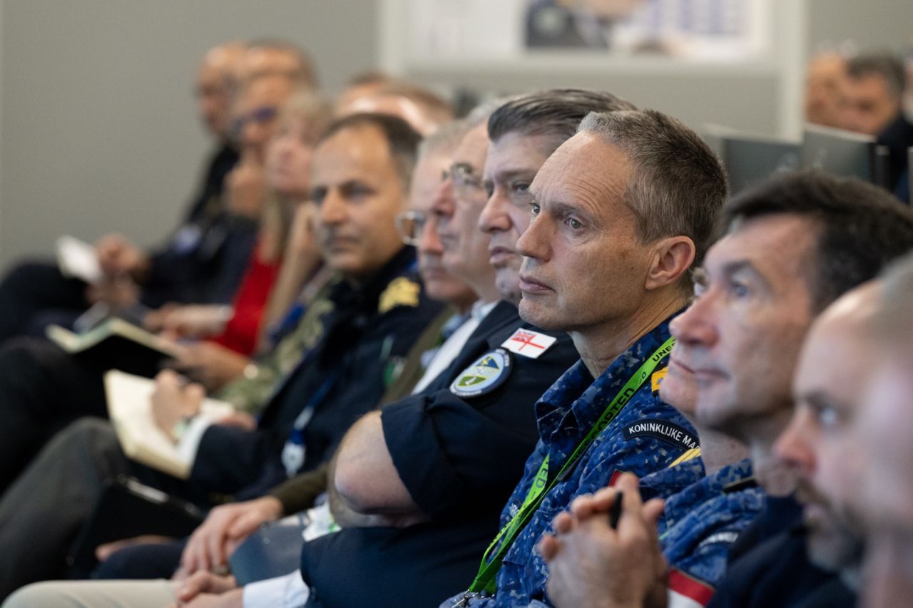 C-ZSK VADM Liebregs bracht in november ’25 een bezoek aan het MARCOM-hoofdkwartier in Northwood, VK, waar hij gebriefd werd over operaties in NAVO’s Area of Responsibility (foto: NATO)