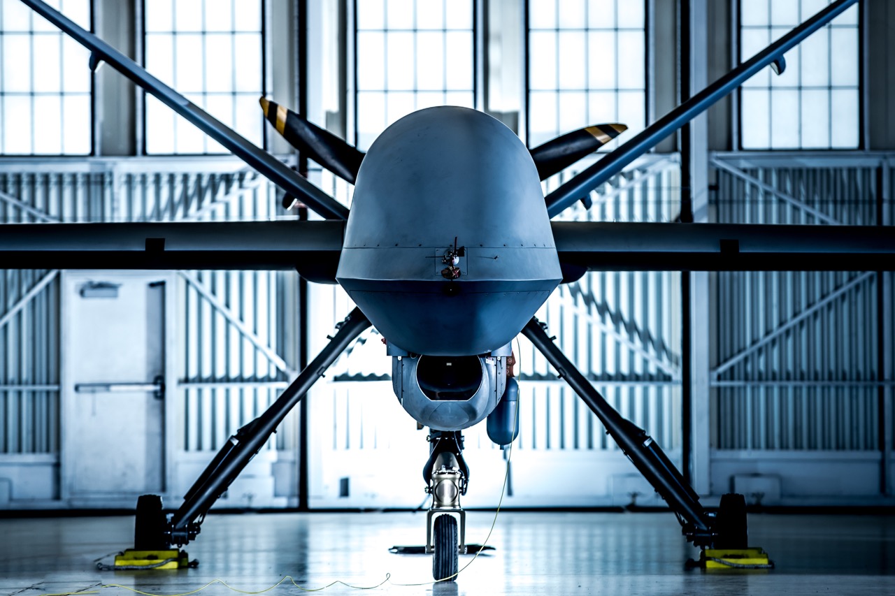 Beeldmateriaal van de vijfde generatie wapensystemen van de Koninklijke Luchtmacht. Beelden van de MQ-9 reaper onbemande vliegtuigen te Holloman, Verenigde Staten en de F-35 training en opleiding op Luke Airforce base in de Verenigde staten.