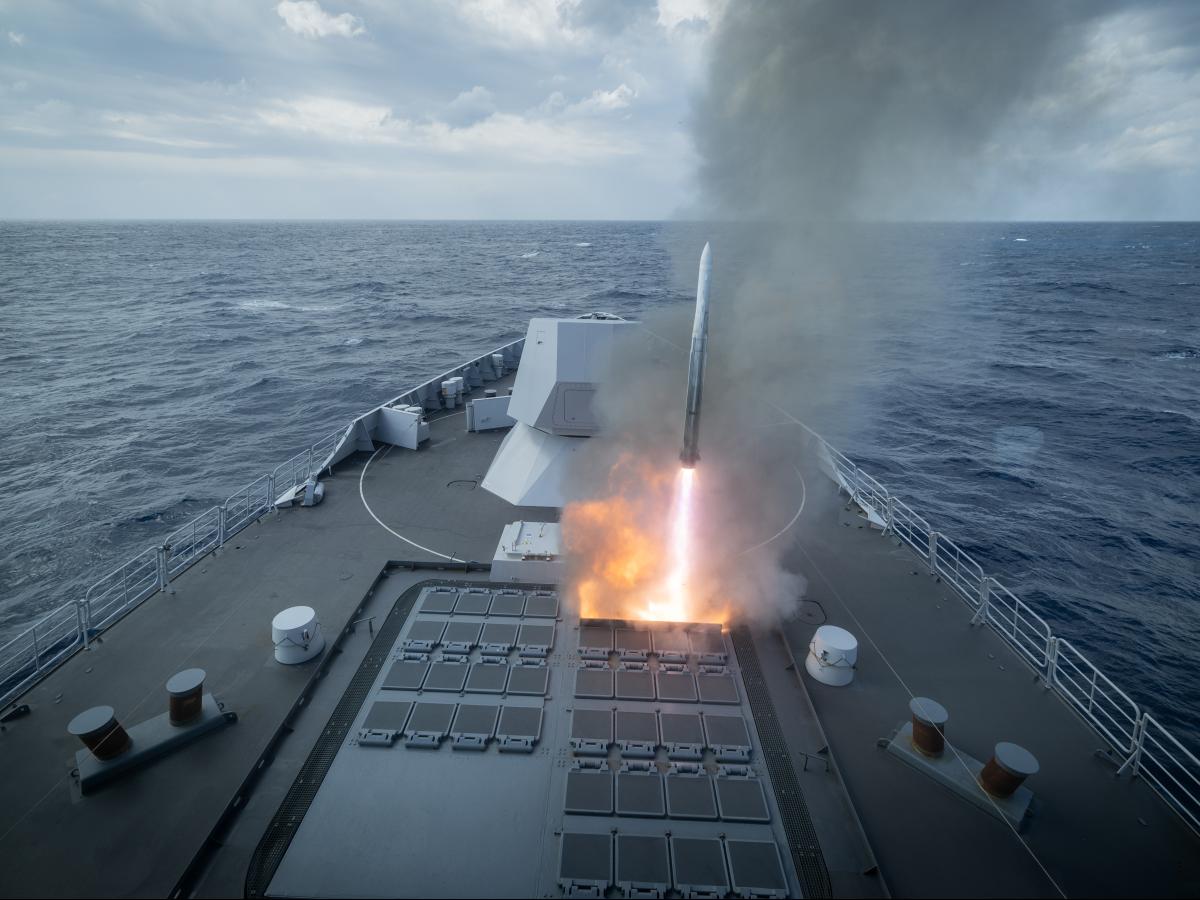 Kreta, 27 maart 2026Lancering Zr. Ms. Evertse. Luchtverdedigingscapaciteit Zr.Ms. Evertse benadrukken.